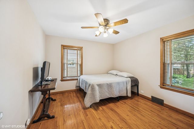 9326 S Millard Avenue, Evergreen Park, IL 60805