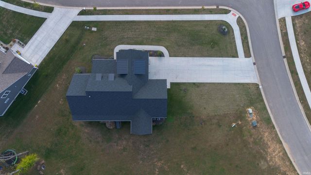 4504 N Triple Crown Drive, Bloomington, IN 47404