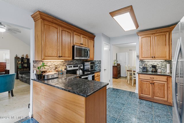 10325 WALNUT Bend N, Jacksonville, FL 32257