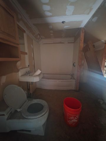 200 Main Street, Claremont, NH 03743