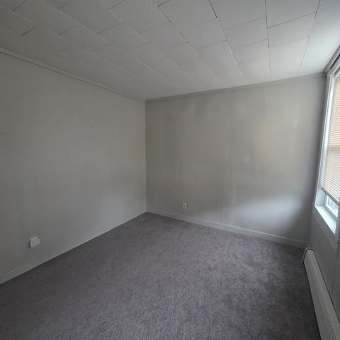 200 Main Street, Claremont, NH 03743