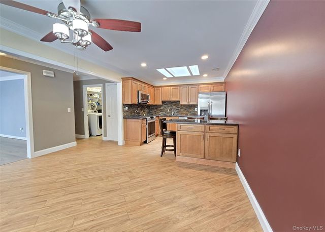 786 Hilltop Court, Coram, NY 11727