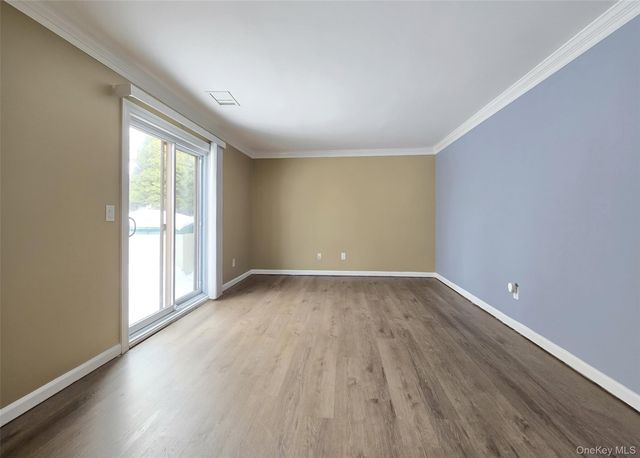 786 Hilltop Court, Coram, NY 11727