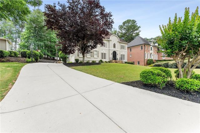 9345 Nesbit Lakes Drive, Alpharetta, GA 30022