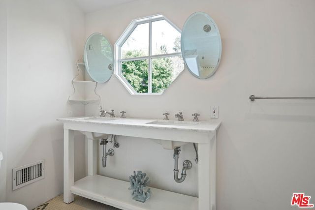 1531 Marmont Avenue, Los Angeles, CA 90069