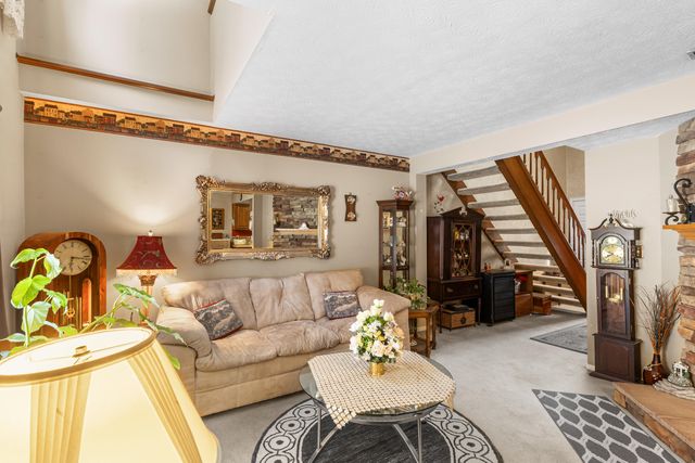 1582 Englewood Place, Florence, KY 41042