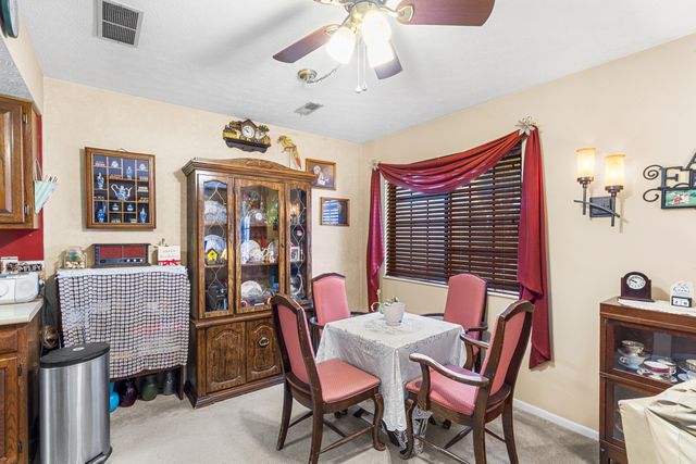 1582 Englewood Place, Florence, KY 41042