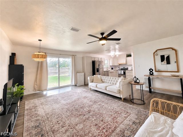2524 NE 5th PL, Gainesville, FL 32641