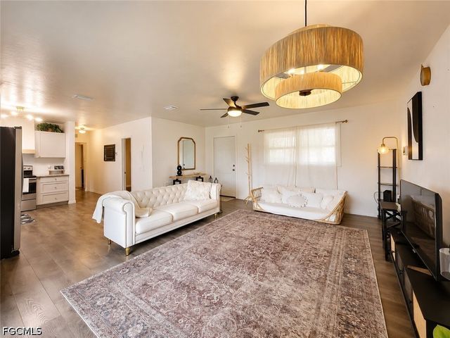 2524 NE 5th PL, Gainesville, FL 32641