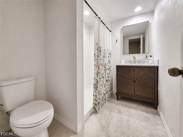 2524 NE 5th PL, Gainesville, FL 32641