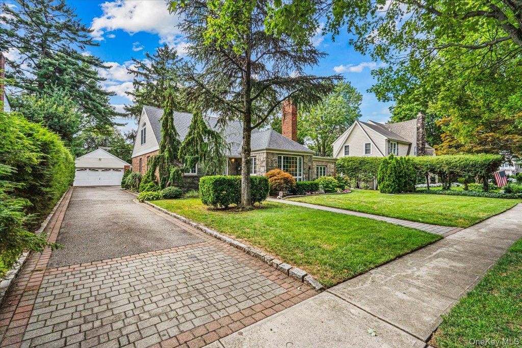 138 Locust Street, Garden City, NY 11530 — photo 2