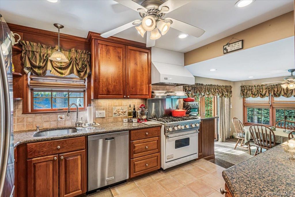 138 Locust Street, Garden City, NY 11530 — photo 5