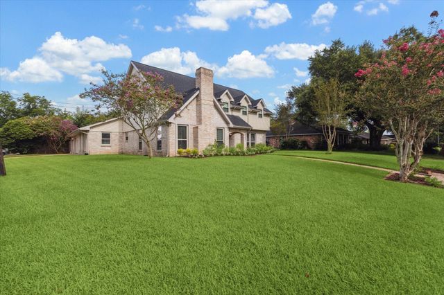 2903 Blue Lakes Lane, Missouri City, TX 77459
