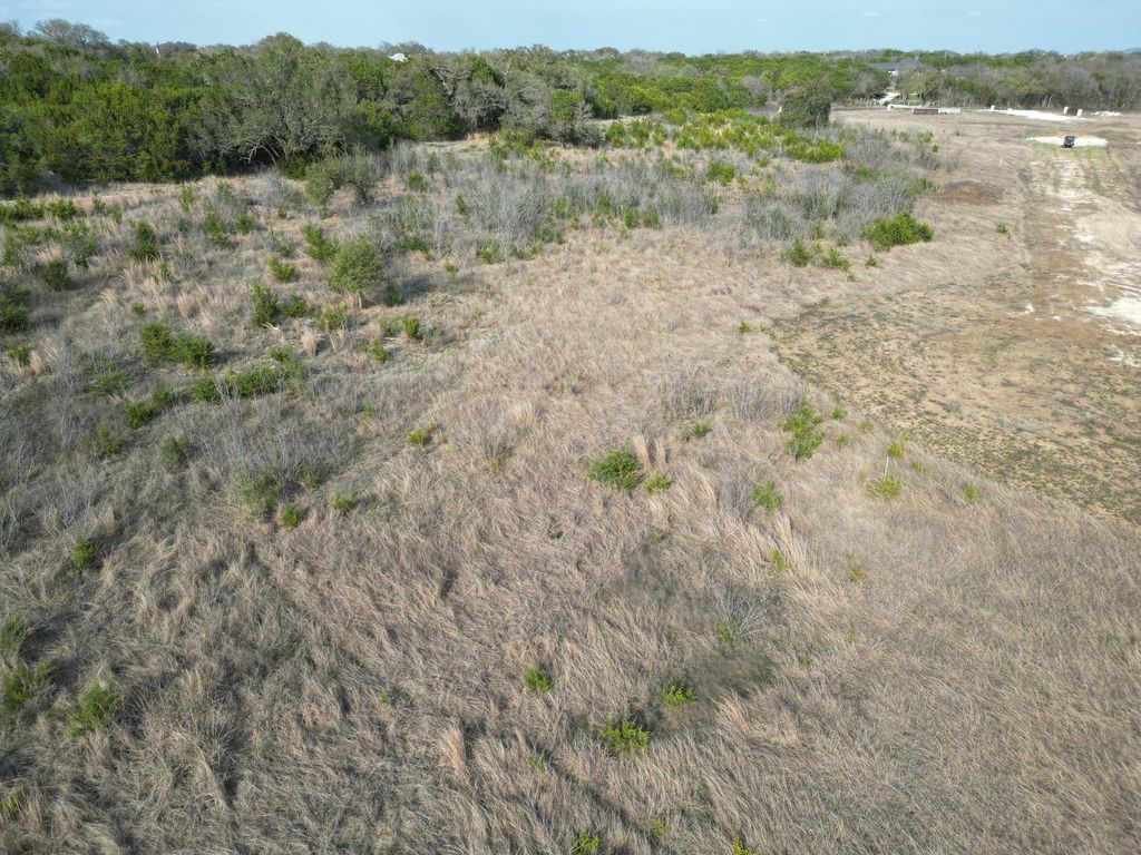 116 Scotty LN, Liberty Hill, TX 78642