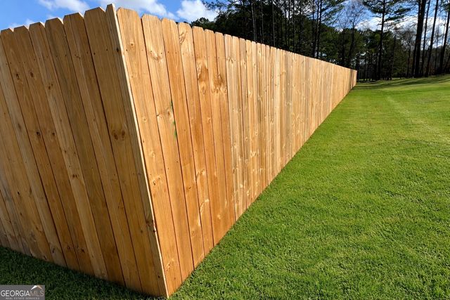 63 Whites Pond Road, Moreland, GA 30259