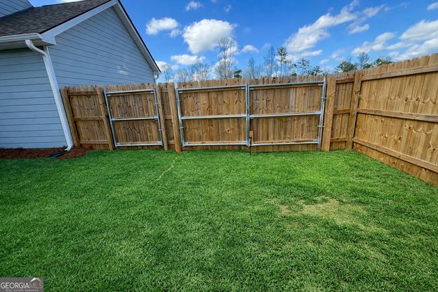 63 Whites Pond Road, Moreland, GA 30259