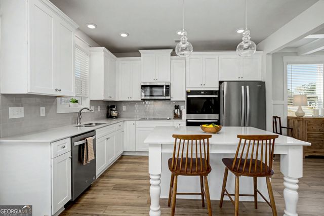 63 Whites Pond Road, Moreland, GA 30259