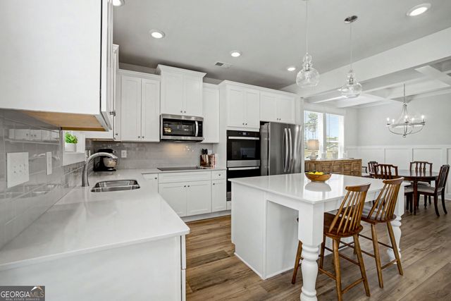 63 Whites Pond Road, Moreland, GA 30259