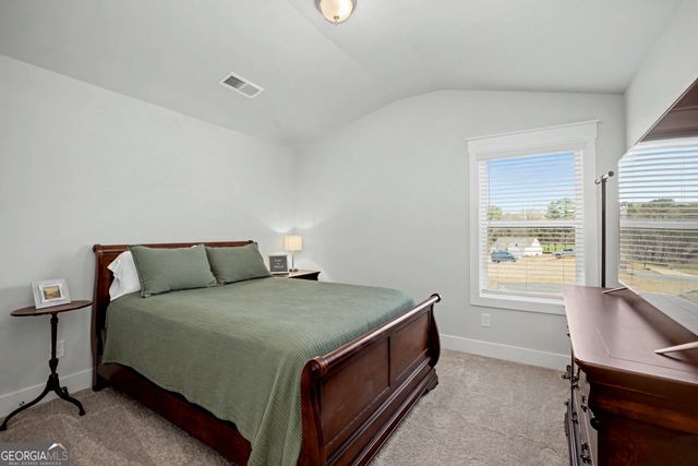 63 Whites Pond Road, Moreland, GA 30259