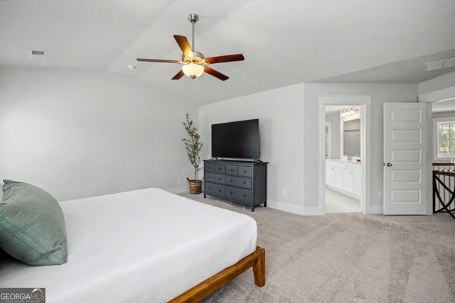 63 Whites Pond Road, Moreland, GA 30259