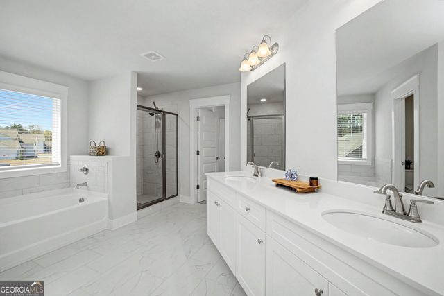 63 Whites Pond Road, Moreland, GA 30259