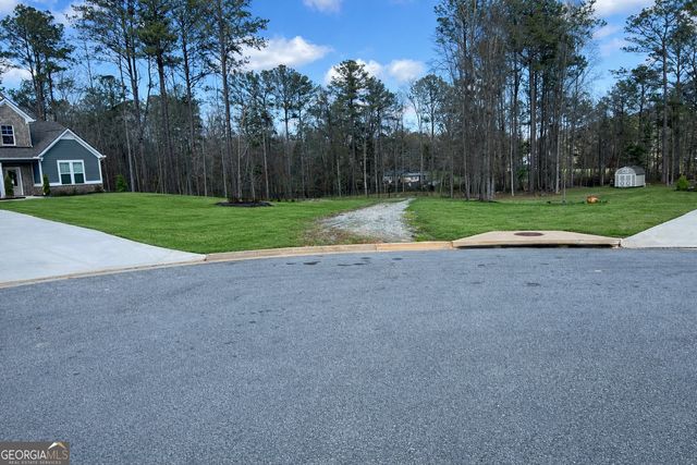 63 Whites Pond Road, Moreland, GA 30259