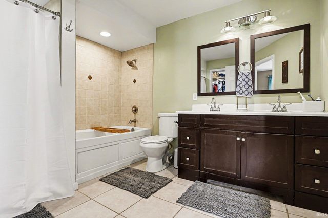 53178 County Kerry Drive, Granger, IN 46530