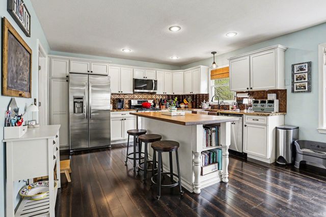 53178 County Kerry Drive, Granger, IN 46530