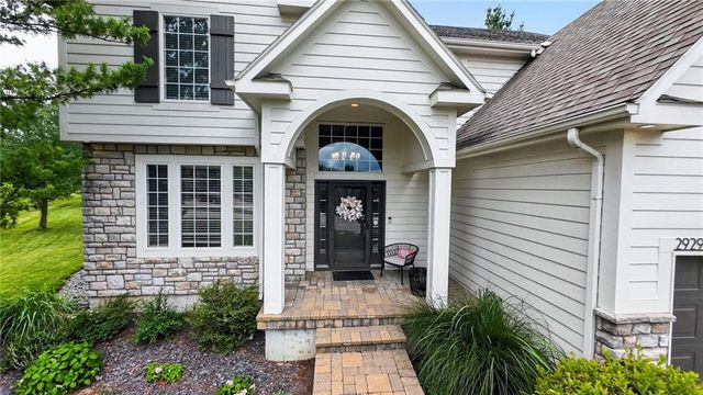 2929 SW Lewis Circle, Lee's Summit, MO 64081