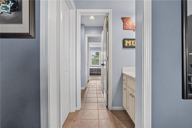 2929 SW Lewis Circle, Lee's Summit, MO 64081