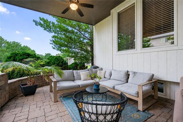 2929 SW Lewis Circle, Lee's Summit, MO 64081