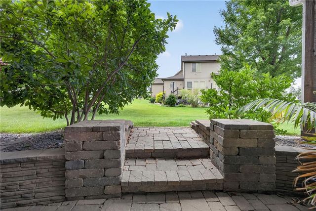 2929 SW Lewis Circle, Lee's Summit, MO 64081