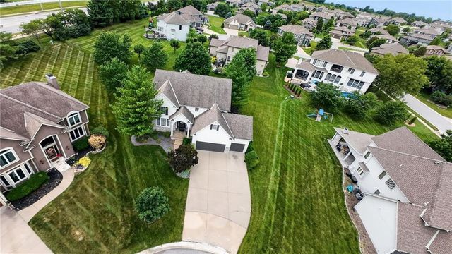 2929 SW Lewis Circle, Lee's Summit, MO 64081