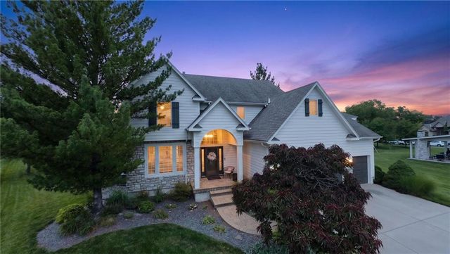 2929 SW Lewis Circle, Lee's Summit, MO 64081