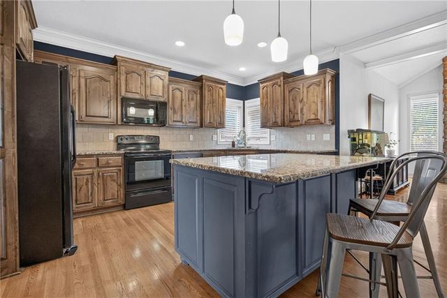 2929 SW Lewis Circle, Lee's Summit, MO 64081
