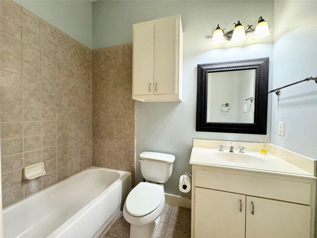 3501 Link Valley Drive 902, Houston, TX 77025