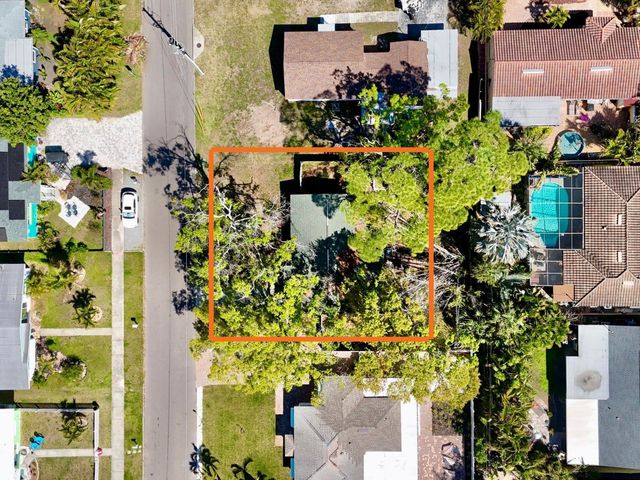 2706 46TH STREET S, Gulfport, FL 33711