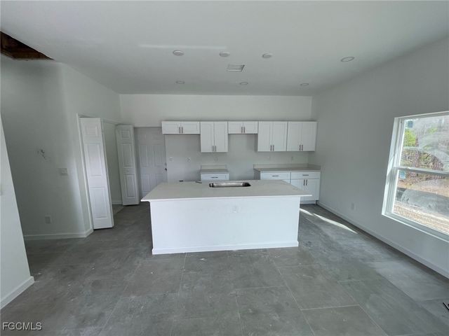 857 Bently ST E, Lehigh Acres, FL 33974