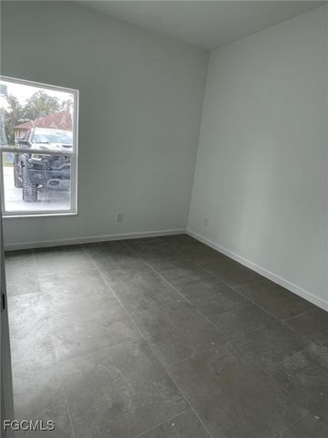 857 Bently ST E, Lehigh Acres, FL 33974