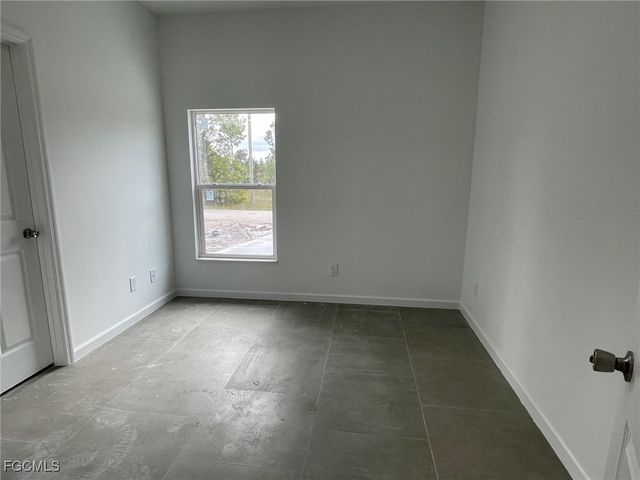 857 Bently ST E, Lehigh Acres, FL 33974