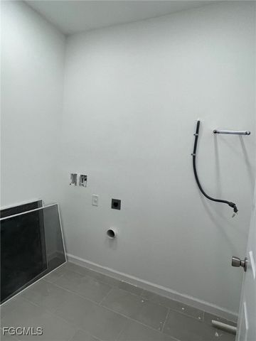 857 Bently ST E, Lehigh Acres, FL 33974