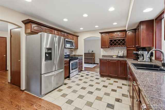 15405 204th Avenue SE, Renton, WA 98059