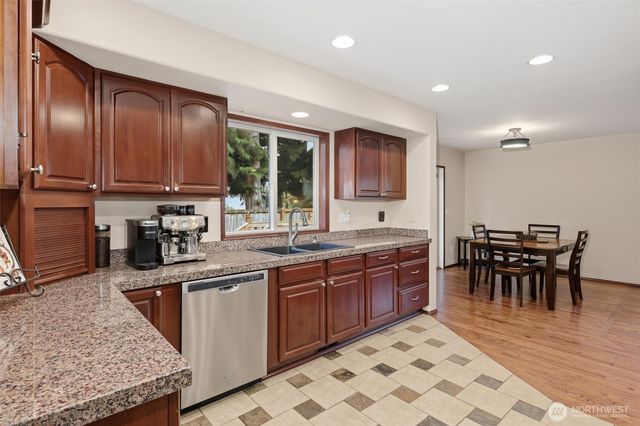 15405 204th Avenue SE, Renton, WA 98059