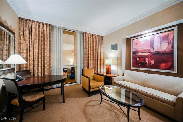 135 East HARMON Avenue 703, Las Vegas, NV 89109