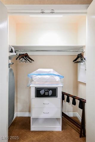 135 East HARMON Avenue 703, Las Vegas, NV 89109