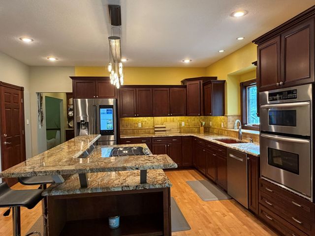 9212 Enfield Drive, Johnston, IA 50131