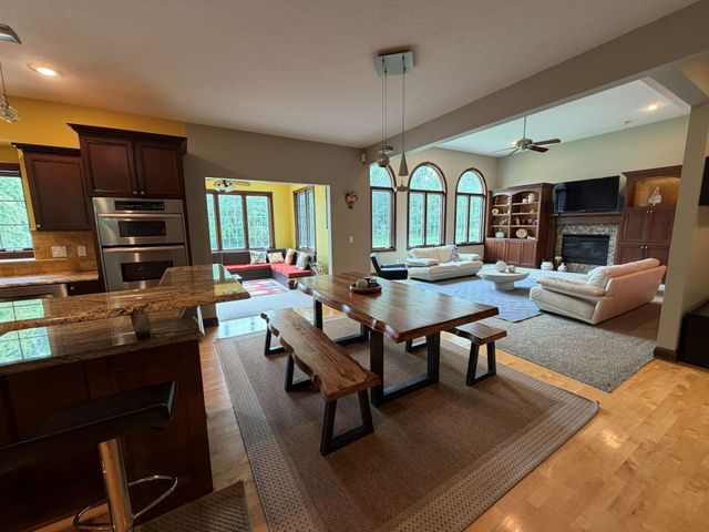 9212 Enfield Drive, Johnston, IA 50131