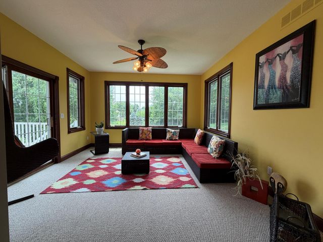 9212 Enfield Drive, Johnston, IA 50131
