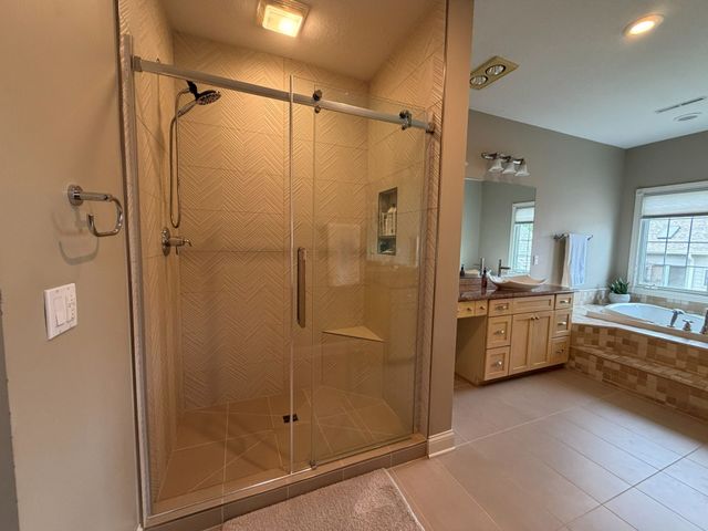 9212 Enfield Drive, Johnston, IA 50131