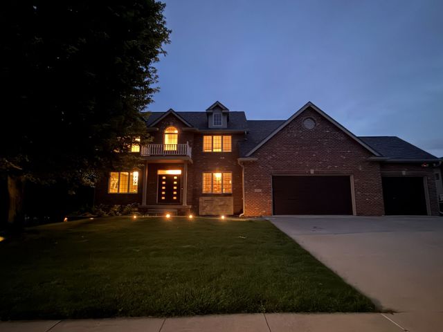 9212 Enfield Drive, Johnston, IA 50131